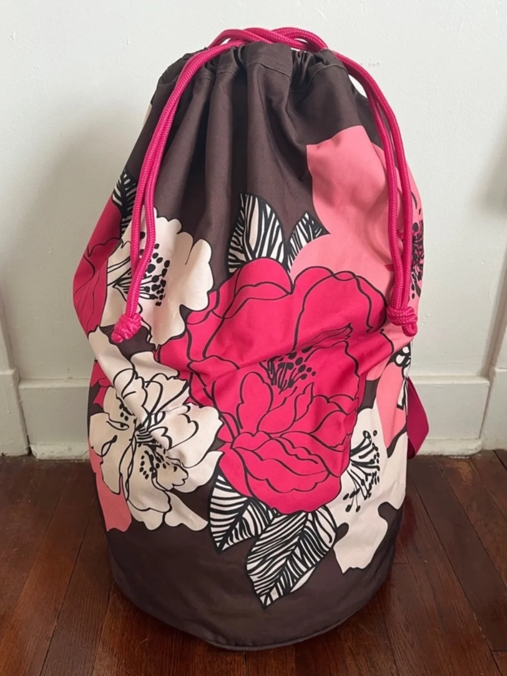 Vera Bradley Mocha Rouge Laundry Bag NWT